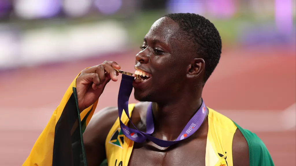 Ямайский бегун Облик Севилл стал чемпионом мира в беге на 100 метров