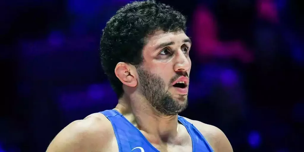 Заурбек Сидаков выиграл бронзовую медаль на чемпионате мира — 2025 по вольной борьбе