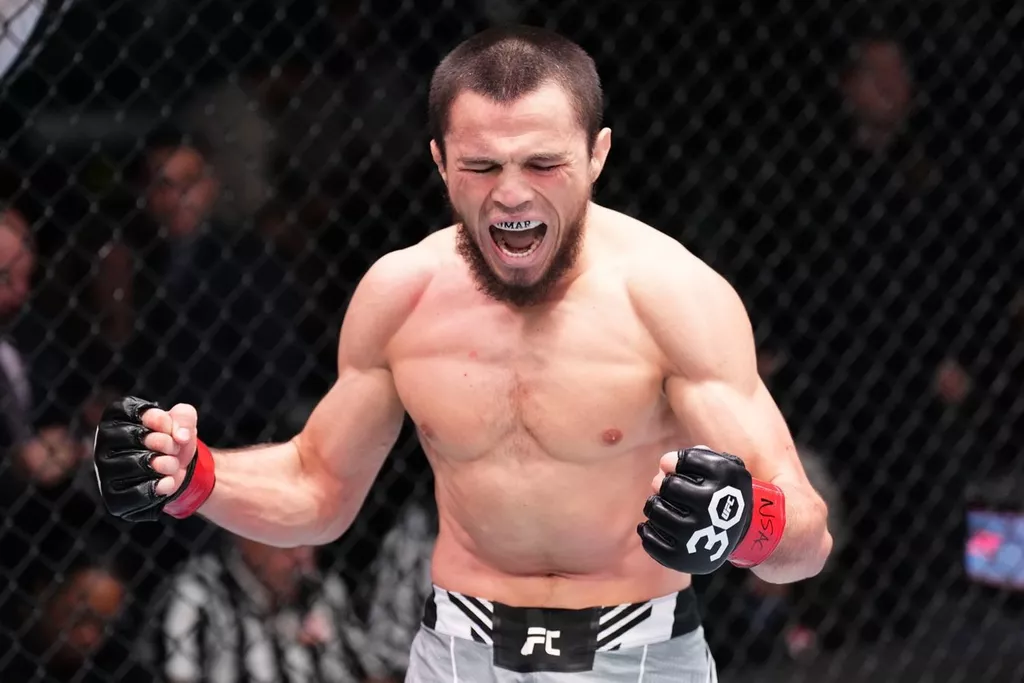 Умар Нурмагомедов обошёл Петра Яна и возглавил рейтинг UFC в легчайшем весе