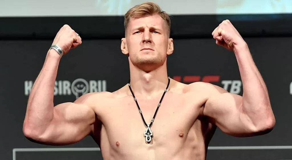 Волков победил Алмейду на турнире UFC 321