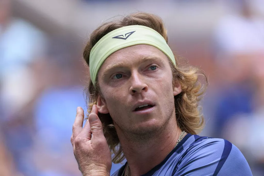 Рублёв проиграл пятый матч подряд, потерпев поражение от Норри на турнире ATP-500 в Вене