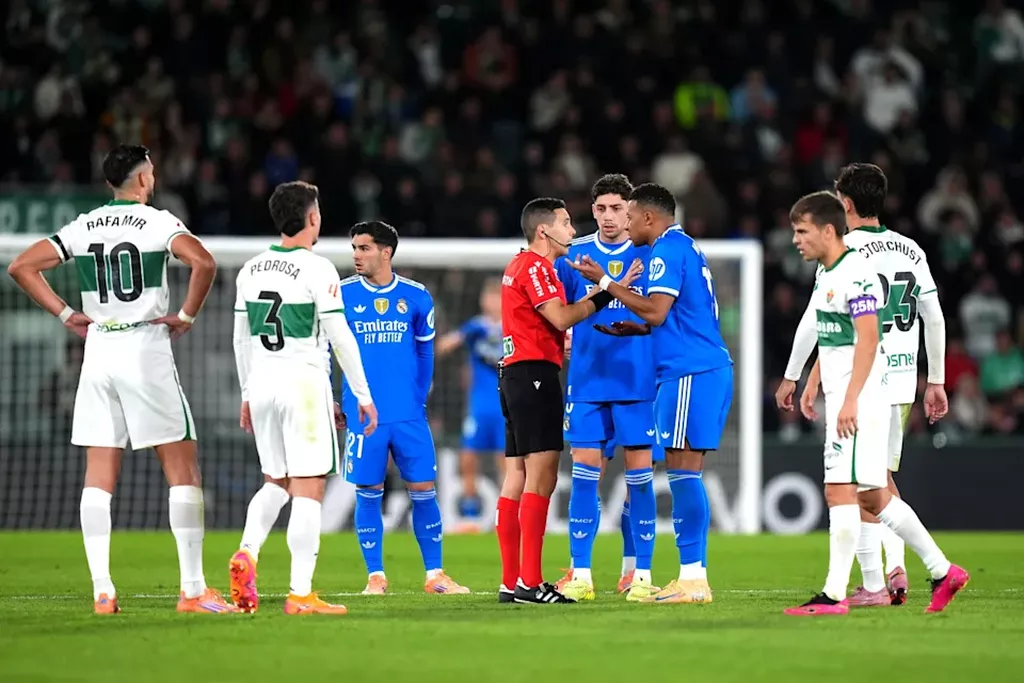 Киллиан Мбаппе оскорбил арбитра после матча с «Эльче» в 13-м туре Ла Лиги