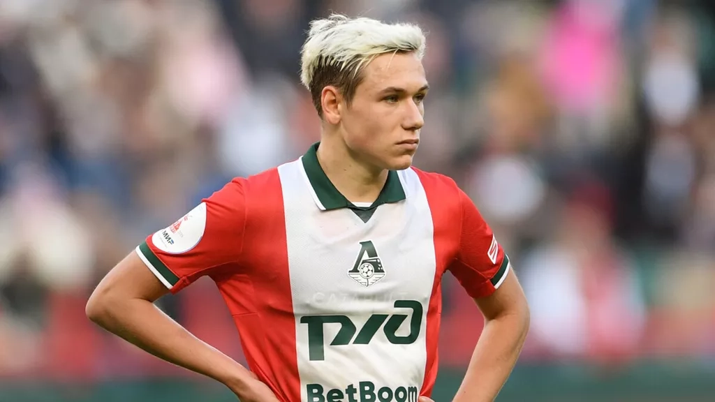 Белоус высказался об интересе «ПСЖ» к Батракову: мы уже имеем опыт такого перехода, Сафонов сидит и протирает штаны