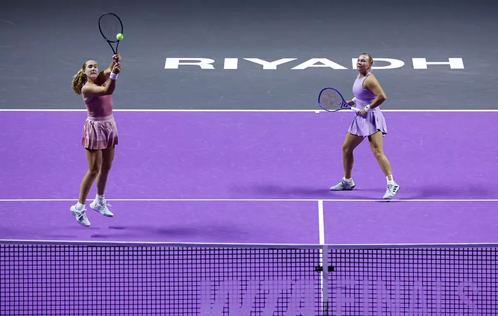 Мирра Андреева и Диана Шнайдер проиграли во всех трех матчах парного Итогового турнира WTA