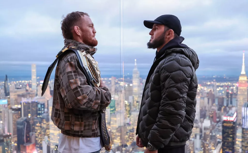 Дейна Уайт предотвратил потасовку между Махачевым и Маддаленой на битве взглядов