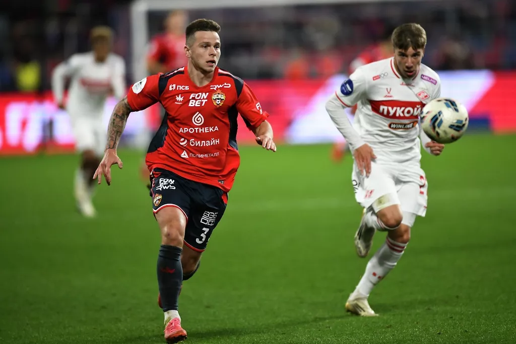 Сенников: всё в руках «Спартака», побеждай ЦСКА и подтягивайся или выключай себя полностью из гонки