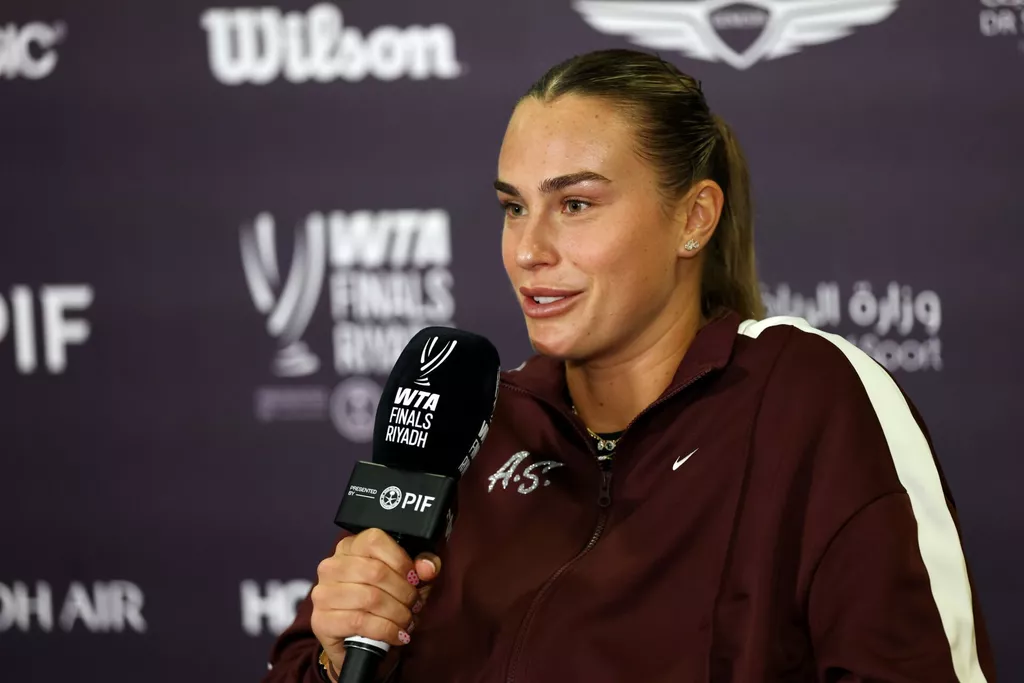 Арина Соболенко победила Жасмин Паолини в стартовом матче на Итоговом турнире WTA