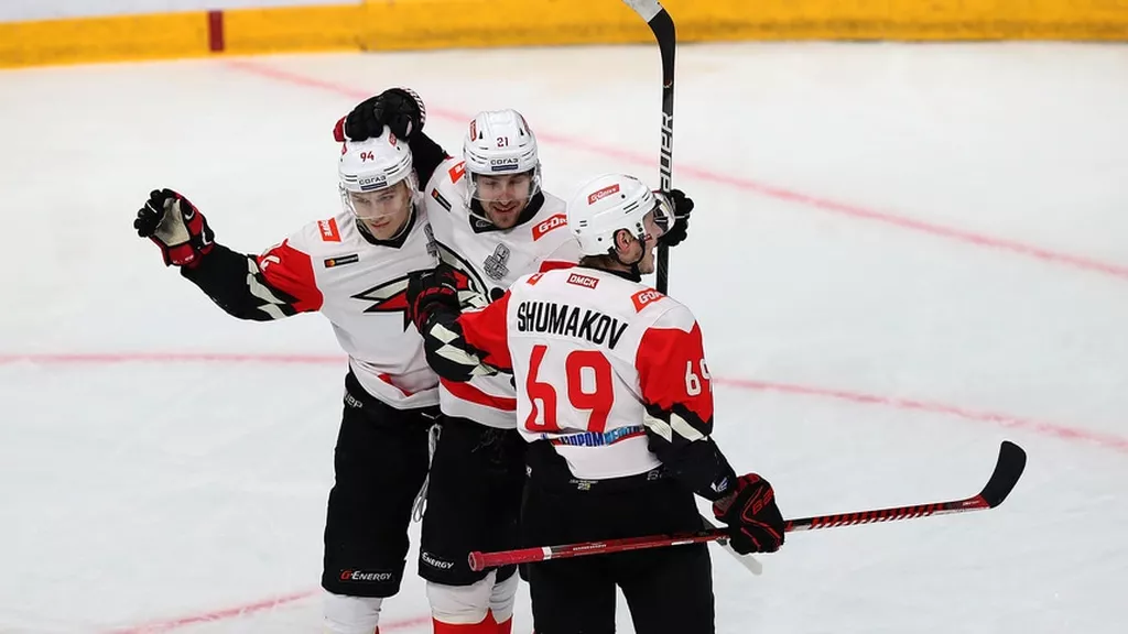 «Авангард» всухую обыграл «Ладу» в гостевом матче КХЛ
