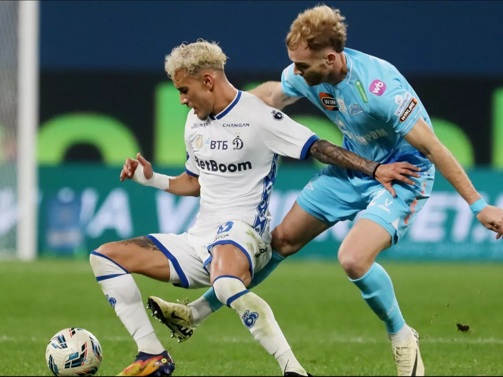 «Динамо» дома уступило «Зениту», но по сумме двух матчей вышло в полуфинал Пути РПЛ Кубка России