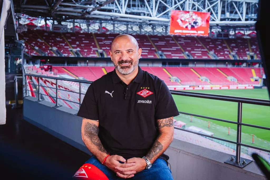 Корреспондент Адам Ахмадов прокомментировал перепалку с Деяном Станковичем на интервью