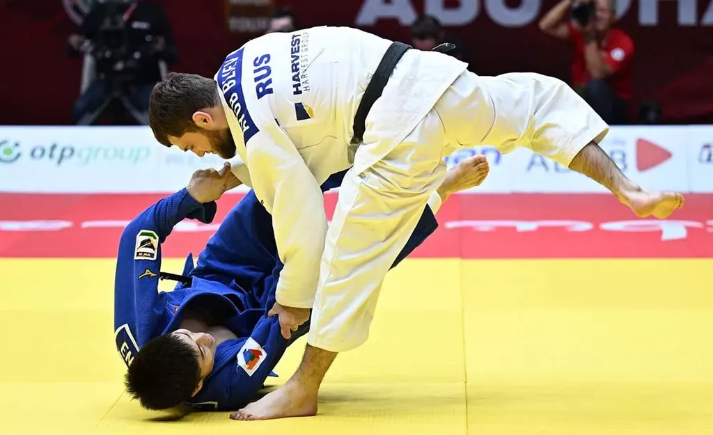 Олимпийский чемпион Карелин прокомментировал возвращение гимна РФ на турнире по дзюдо