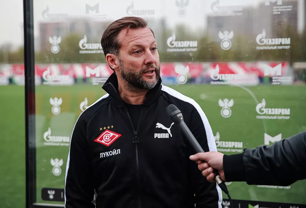 Тренер «Спартака» Романов рассказал, что его привлекает новый игровой стиль команды