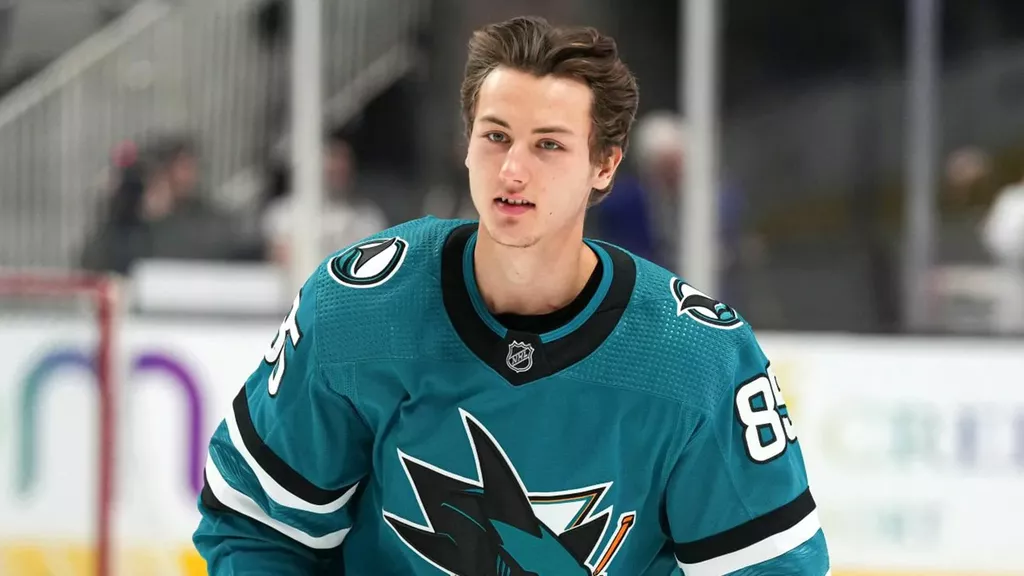 Шайба Мухамадуллина и ассист Орлова помогли «Сан-Хосе» дома обыграть «Бостон»