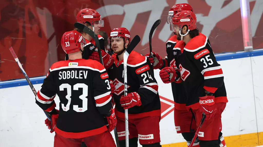 «Спартак» обыграл «Ладу» в домашнем матче КХЛ с девятью заброшенными шайбами