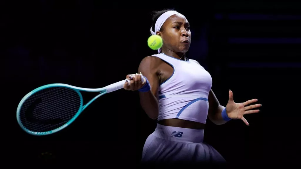 Кори Гауфф победила Жасмин Паолини в матче Итогового турнира WTA