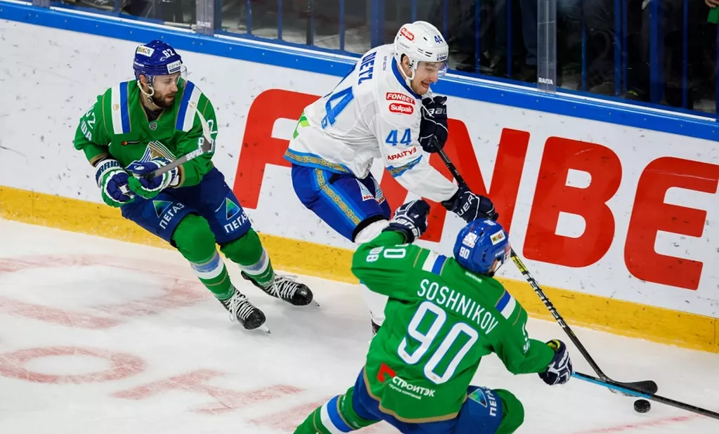 «Салават Юлаев» в непростом гостевом матче КХЛ обыграл «Барыс»