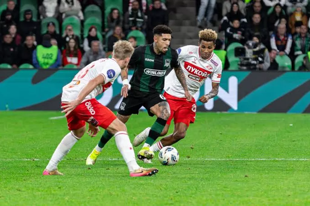 Самолёт «Спартака» не смог вылететь в Москву после матча с «Краснодаром» - источник