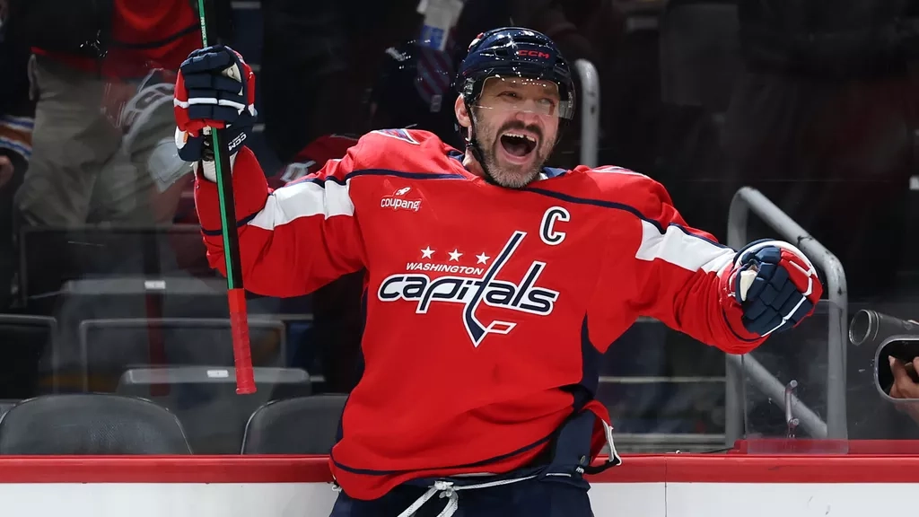 Шестаков отреагировал на 900-ю шайбу Овечкина в НХЛ