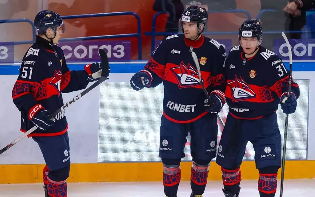 «Металлург» со счётом 6:1 разгромил «Шанхайских Драконов» в домашнем матче КХЛ