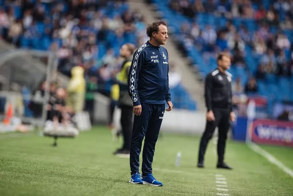 Ролан Гусев назначен исполняющим обязанности главного тренера «Динамо» после ухода Карпина