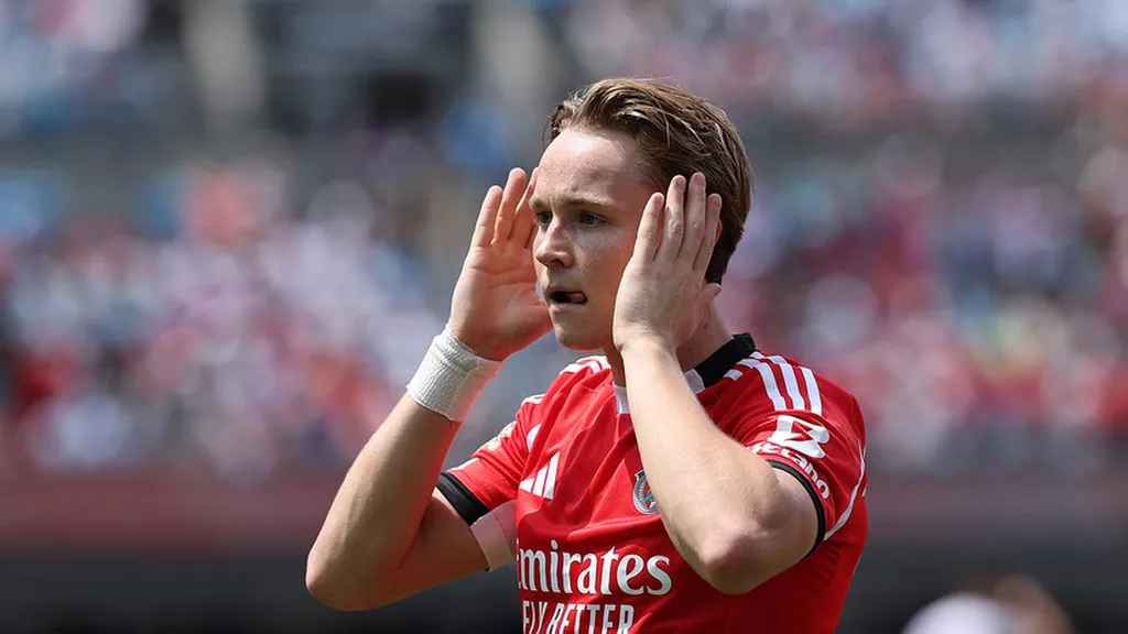 Форвард «Бенфики» Шельдеруп получил условный срок за распространение порно с несовершеннолетней