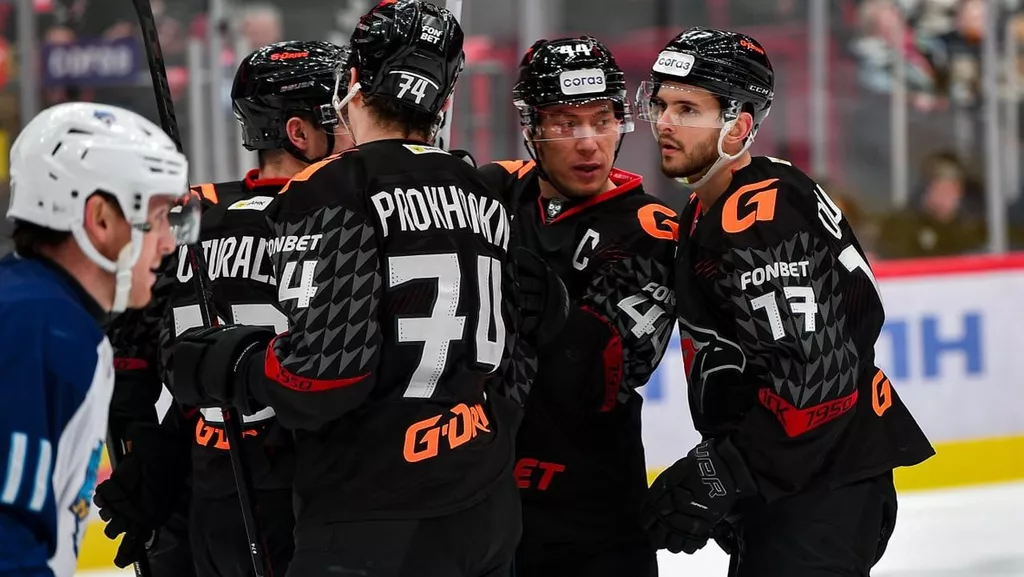 «Авангард» одержал непростую победу над «Нефтехимиком» в домашнем матче КХЛ