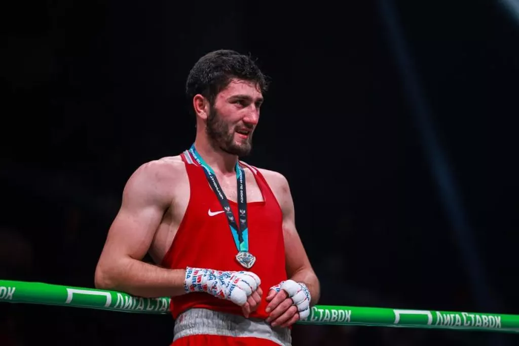 Исмаил Муцольгов стал чемпионом мира по боксу