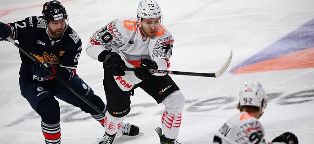 «Авангард» по буллитам обыграл «Металлург» в домашнем матче КХЛ