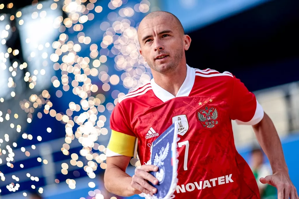 Трёхкратный чемпион мира по пляжному футболу Антон Шкарин завершил карьеру в 43 года