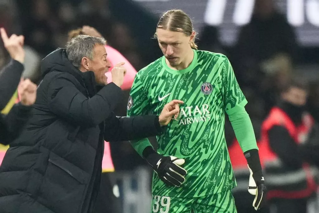 Сафонов назвал Луиса Энрике самым сильным тренером, с которым он работал