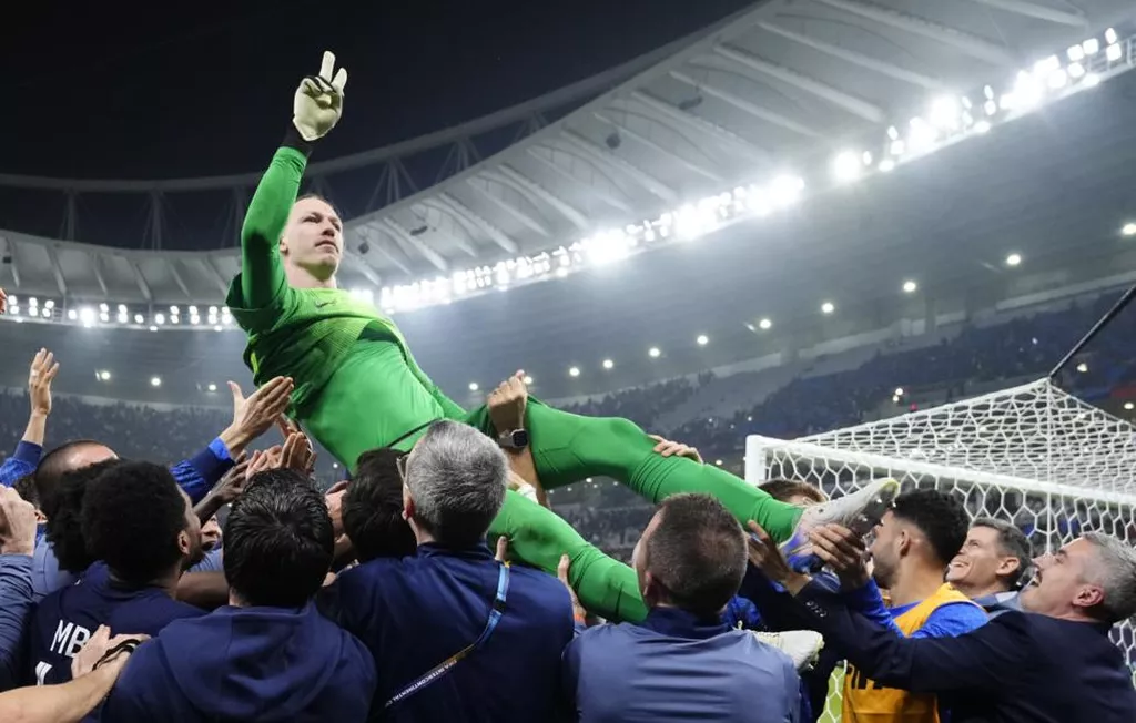 Источник: Матвея Сафонова признали лучшим игроком «ПСЖ» в декабре