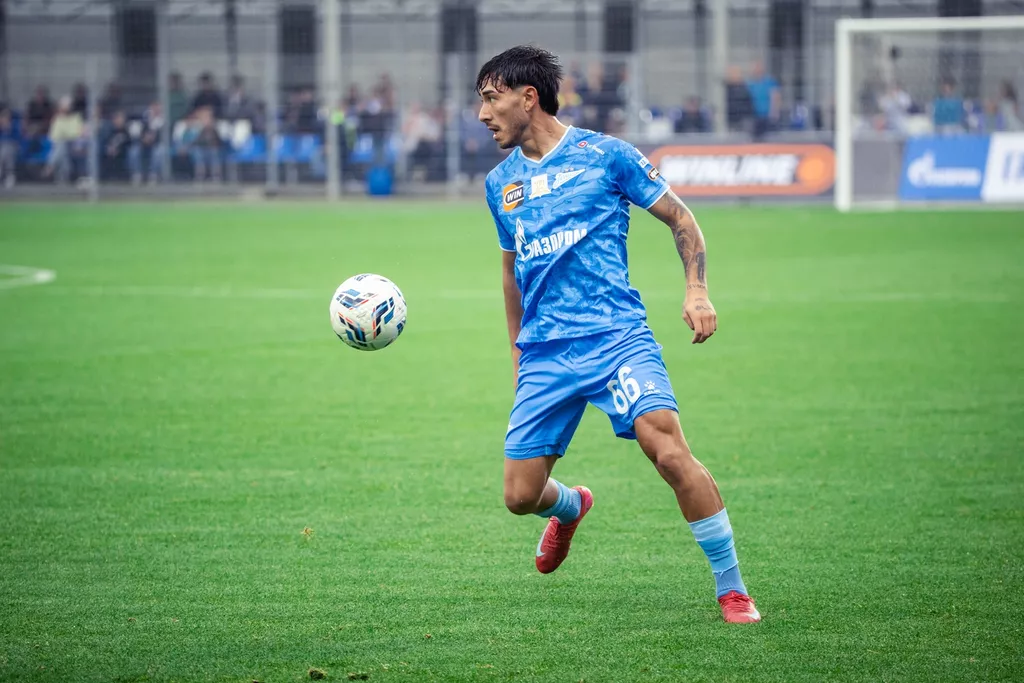 Источник: «Зенит» не продаст Романа Вегу в «Ривер Плейт»