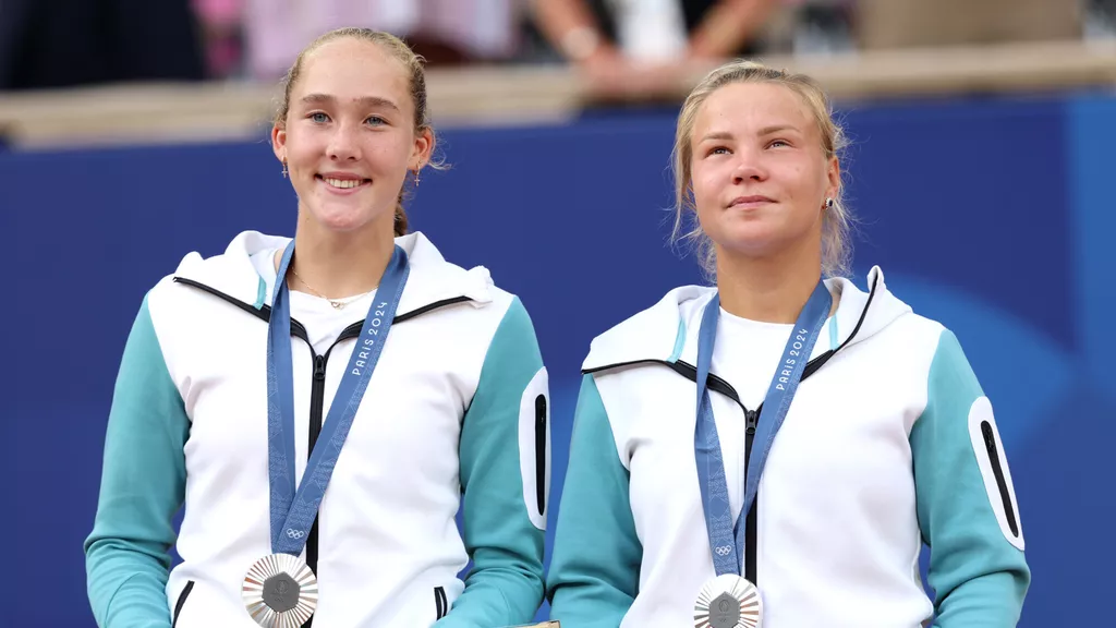 Источник: Диана Шнайдер не будет выступать с Миррой Андреевой в паре на Australian Open 2026