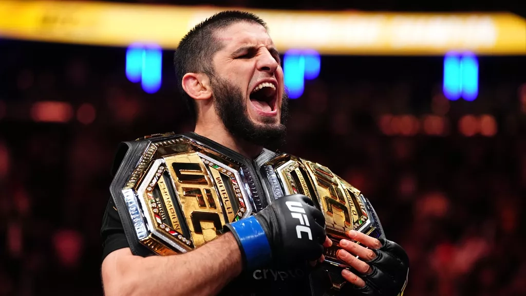 Корешков: у Махачева два пояса, заканчивать ему или нет он должен сам решить