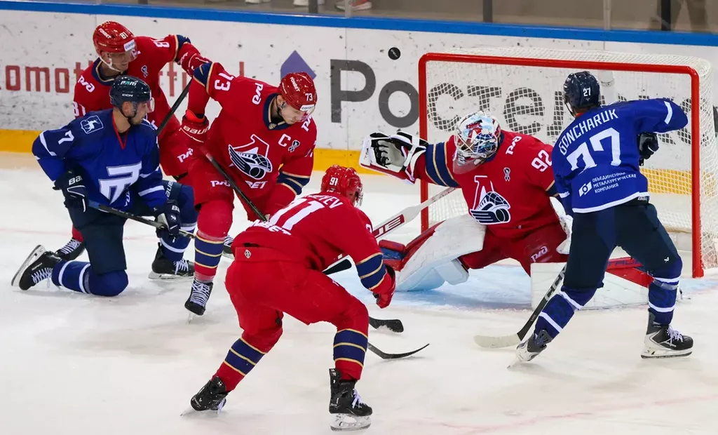 «Локомотив» дома с минимальным счетом победил «Торпедо», Радулов оформил 500-й ассист в КХЛ