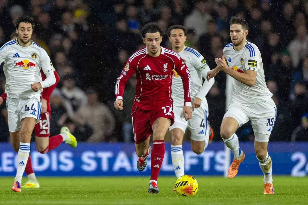 «Лидс» сумел вырвать ничью у «Ливерпуля» в 15-м туре АПЛ, дважды отыгравшись по ходу матча