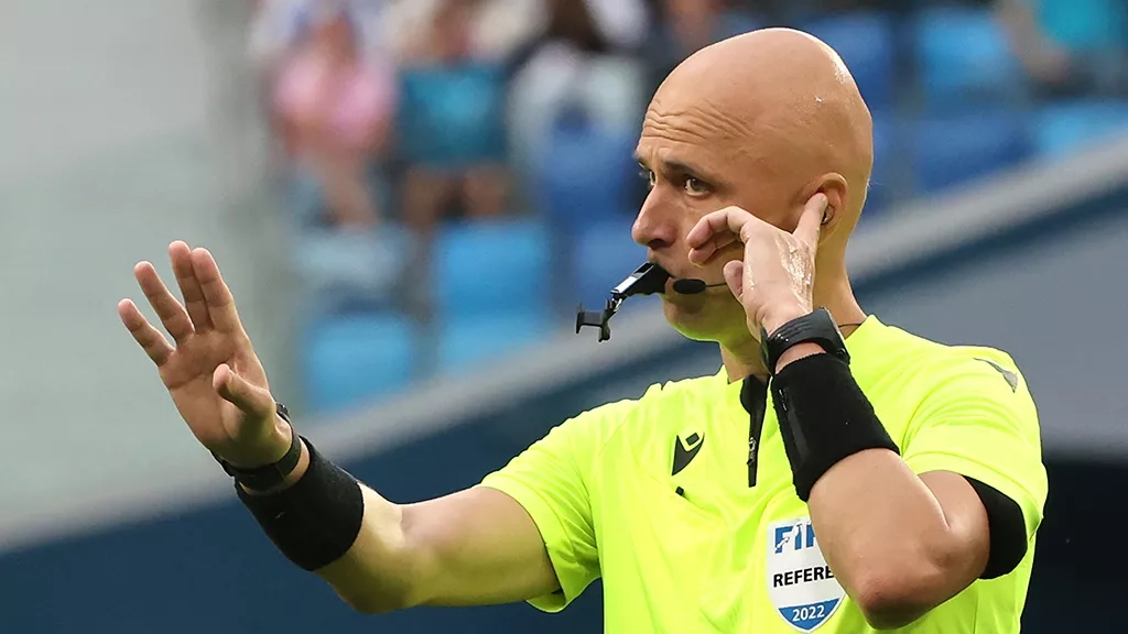 Мостовой заявил, что судьи будут ошибаться с VAR и без него