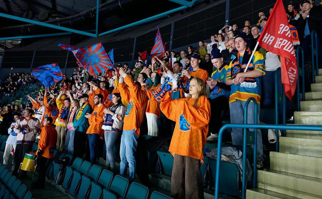 Болельщики СКА и «Шанхая» устроили массовую драку на стадионе во время матча