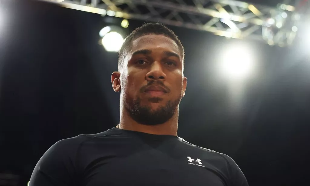 Энтони Джошуа серьёзно пострадал в смертельном ДТП на одной из трасс Нигерии