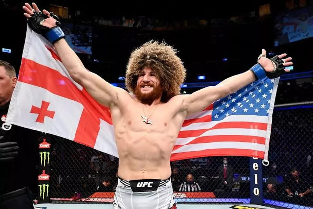 Минаков объяснил главное преимущество Двалишвили перед другими бойцами легчайшего веса