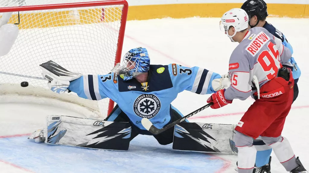 «Спартак» отыгрался со счёта 0:4 и победил «Сибирь» в овертайме гостевого матча КХЛ