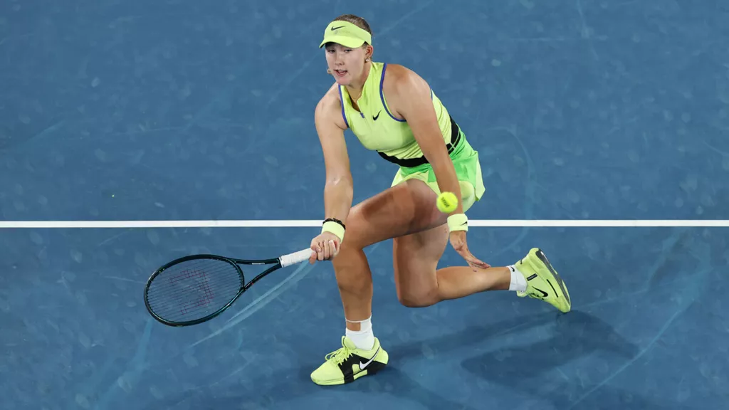 Мирра Андреева «с баранкой» обыграла Саккари на Australian Open — 2026