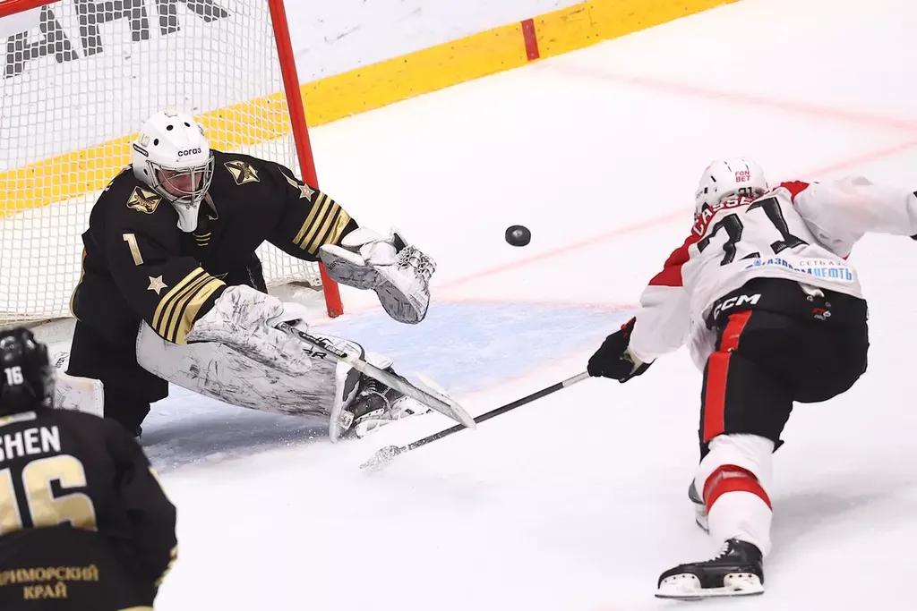 «Адмирал» потерпел 9-е поражение подряд в КХЛ, уступив на выезде «Авангарду»