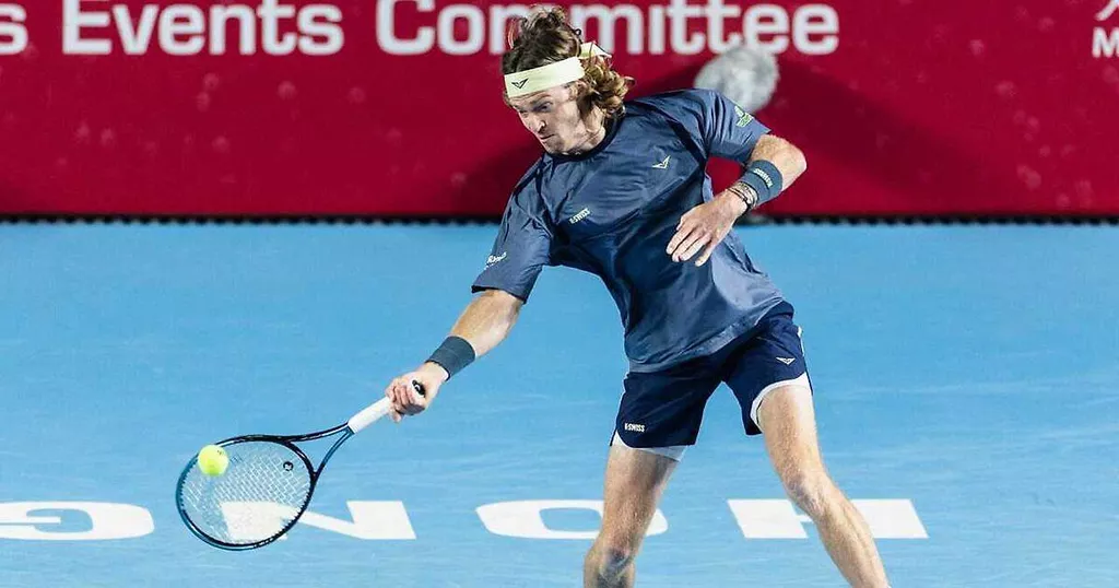 Андрей Рублёв не сумел пробиться в финал турнира в Гонконге, проиграв Лоренцо Музетти