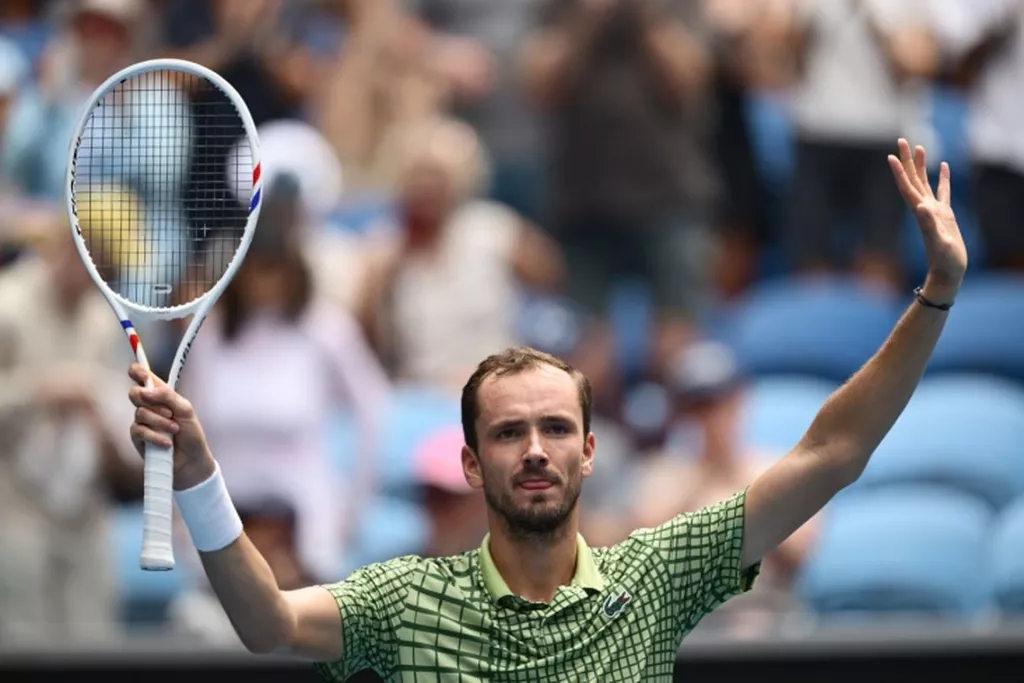 «Понимаю и уважаю». Медведев - о российских теннисистах, сменивших гражданство