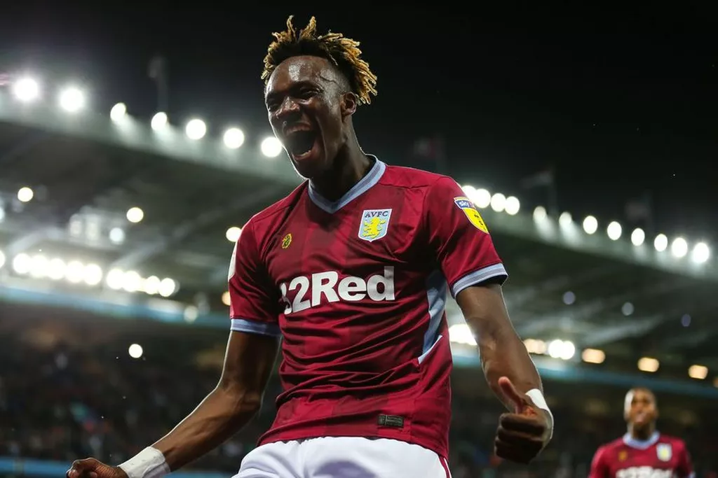 Форвард Тэмми Абрахам вернулся в «Астон Виллу» спустя 7 лет