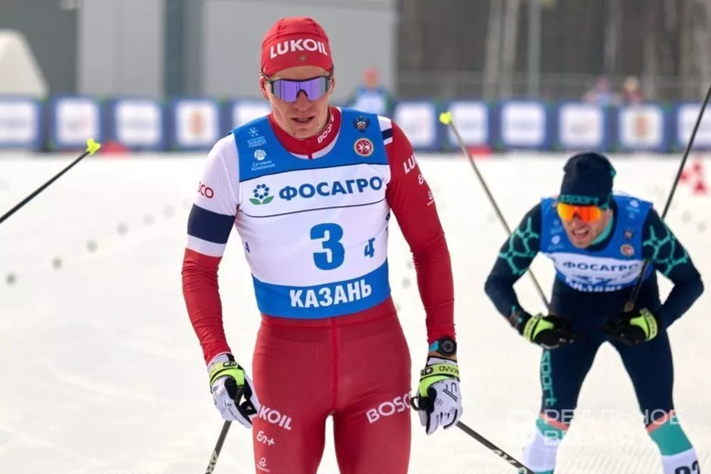 Александр Большунов — победитель скиатлона на этапе Кубка России в Казани