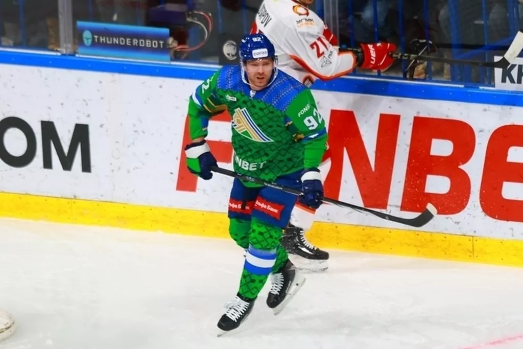 Дебютный гол Кузнецова помог «Салавату Юлаеву» обыграть «Барыс»