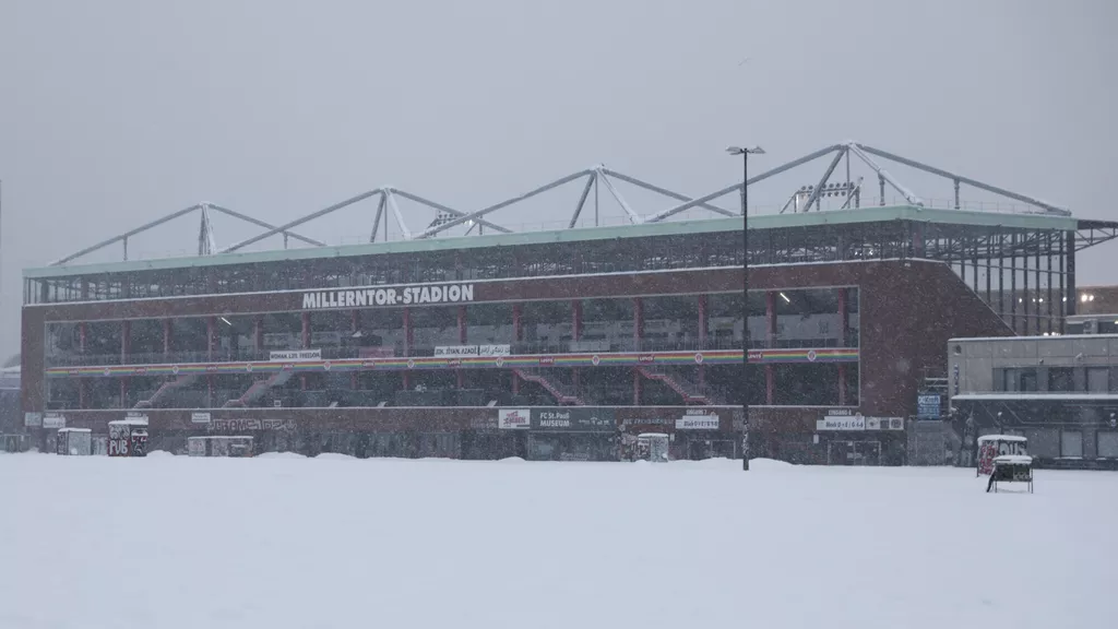 Матч 16-го тура Бундеслиги между «Санкт‑Паули» и «Лейпцигом» могут перенести из-за снегопада