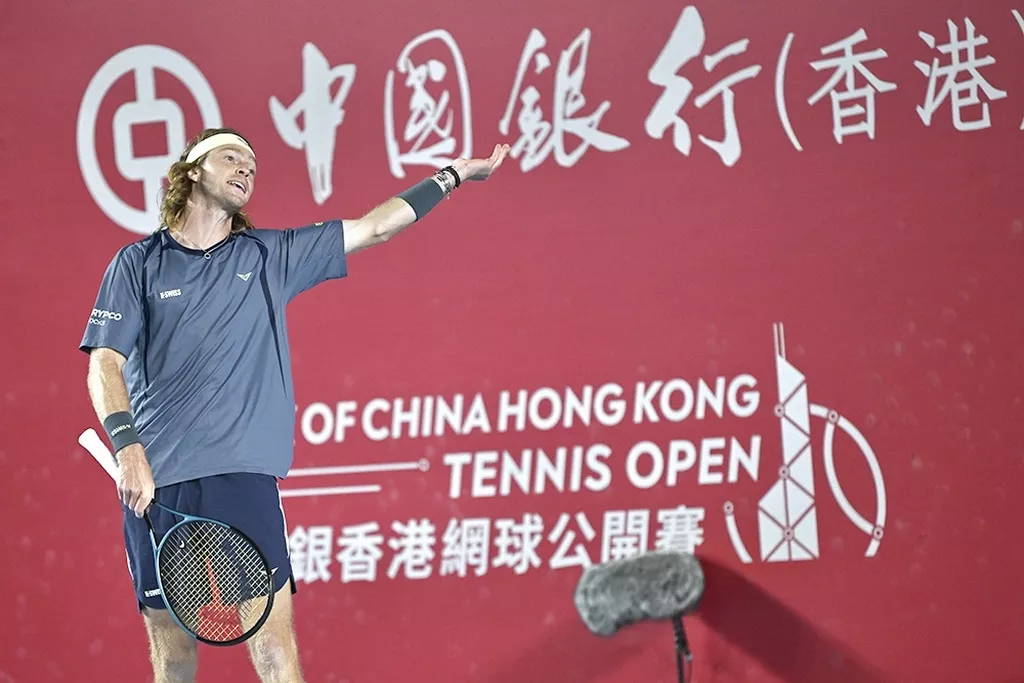 Андрей Рублёв обыграл У Ибина и вышел в четвертьфинал турнира в Гонконге